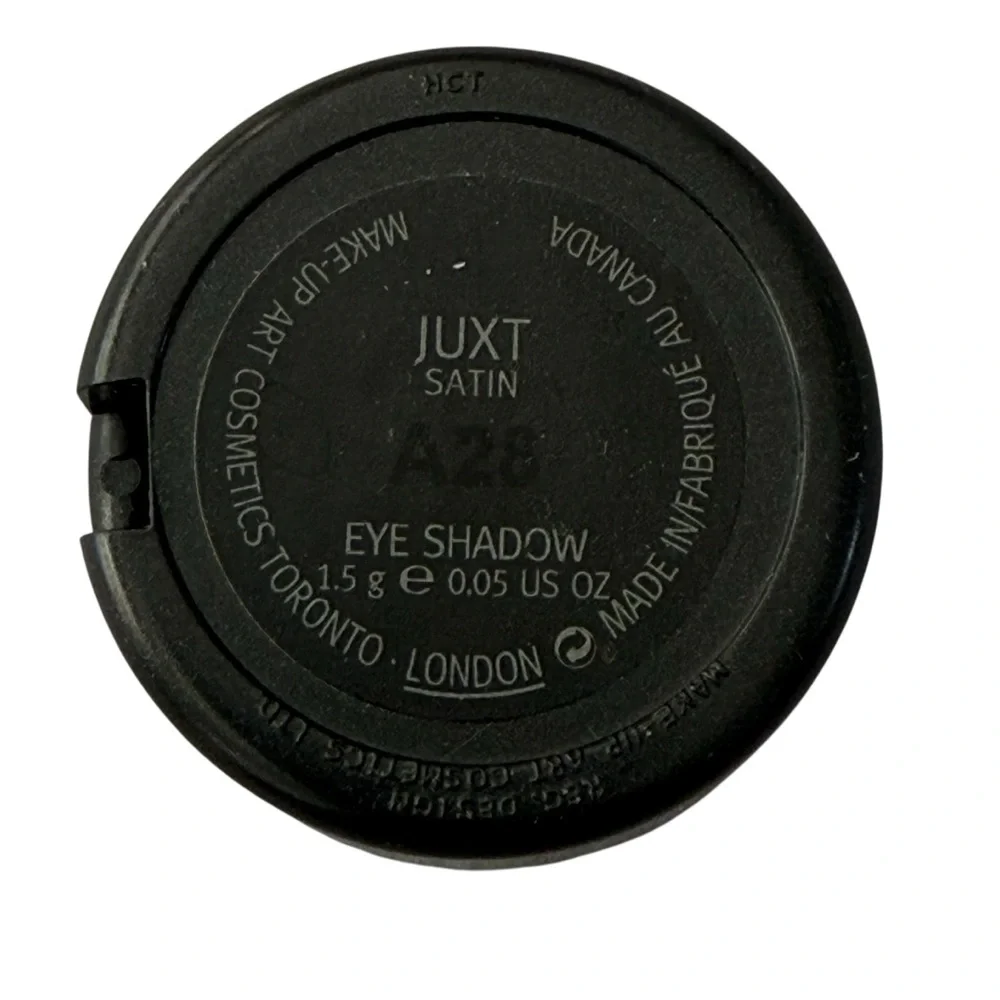 MAC Cosmetics JUXT SATIN Eyeshadow - Shimmering Green